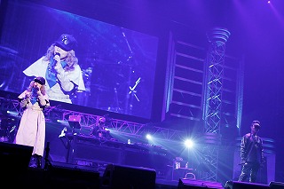 m-flo_with_MIRIYAH_2.jpg