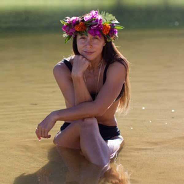 アンジェラ・マキ・バーノン