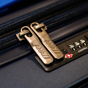 写真：ANAオリジナル フロントオープン 横型ビジネスキャリー（36L）