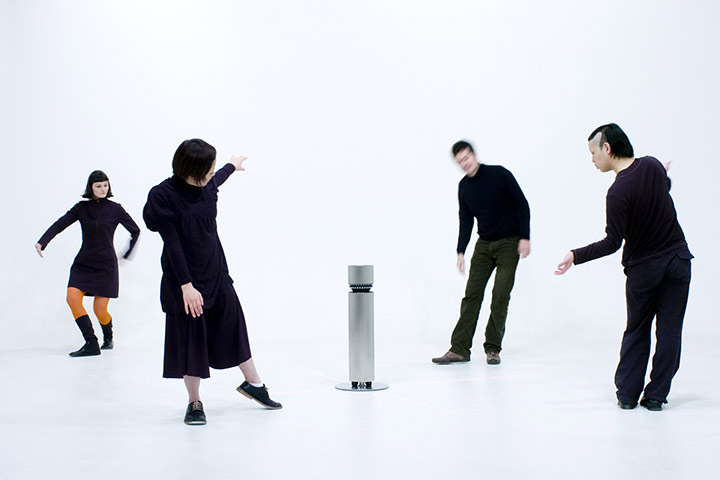 身体の動きで演奏する電子楽器「beacon」