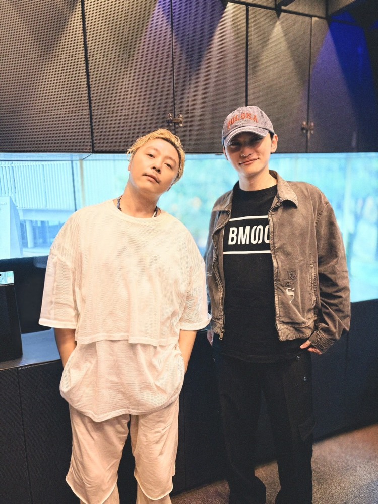 ARCHIVE | J-WAVE DIVE TO THE NEW WORLD : J-WAVE 81.3 FM