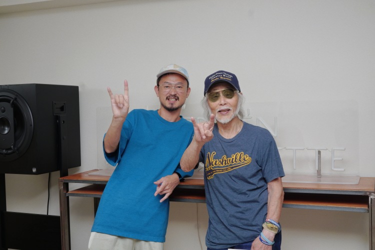 CITROËN FOURGONNETTE : J-WAVE 81.3 FM RADIO