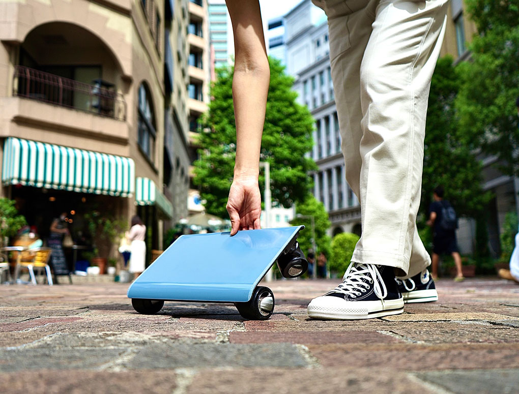 世界最小の電動モビリティ「WALKCAR（ウォーカー）」にフォーカス – J