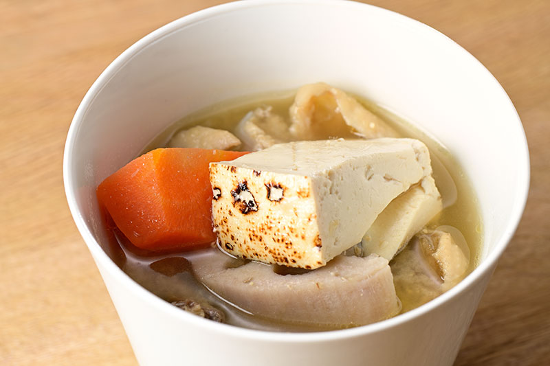 新鮮内臓をつかったアツアツ鳥煮込